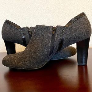 Liz Claiborne Jillian Dark Gray Ankle boot size 8